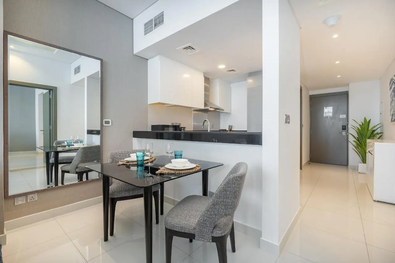 Spectacular Burj Khalifa View Service Apartment 迪拜