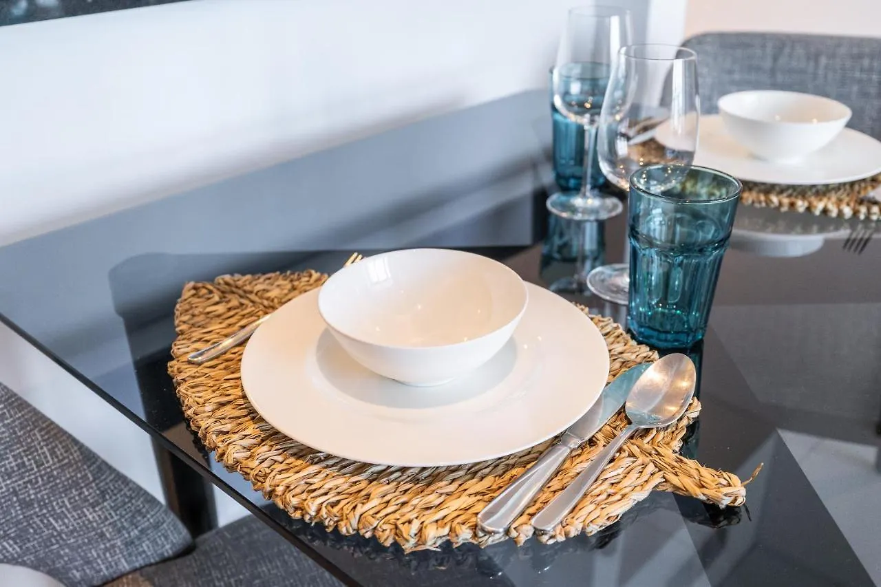 Spectacular Burj Khalifa View Service Apartment Dubai