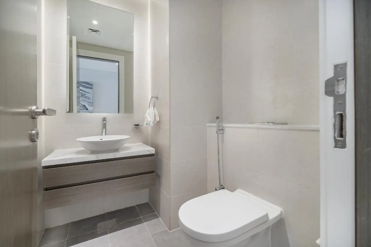 Spectacular Burj Khalifa View Service Apartment Dubai